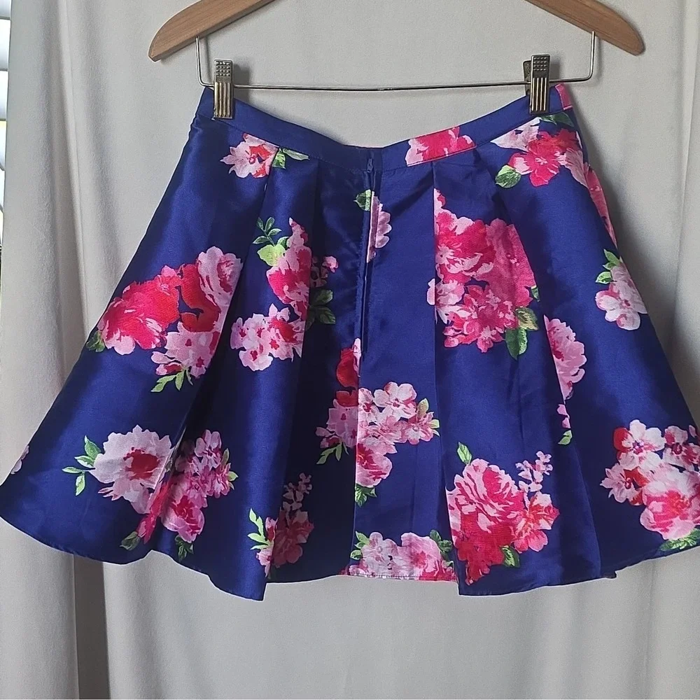 B. Darlin Blue Floral Flare/Pleated Lined Short Zip Up Skirt Girls 7/8